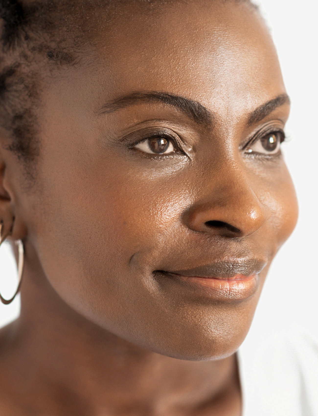 Ere Perez - Oat Milk Foundation - Mocha - redo för date night - mocha - 2