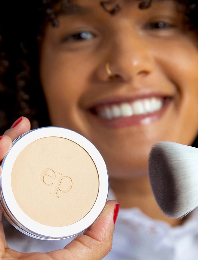 Ere Perez - Corn Setting Powder - makeup - translucent - 2