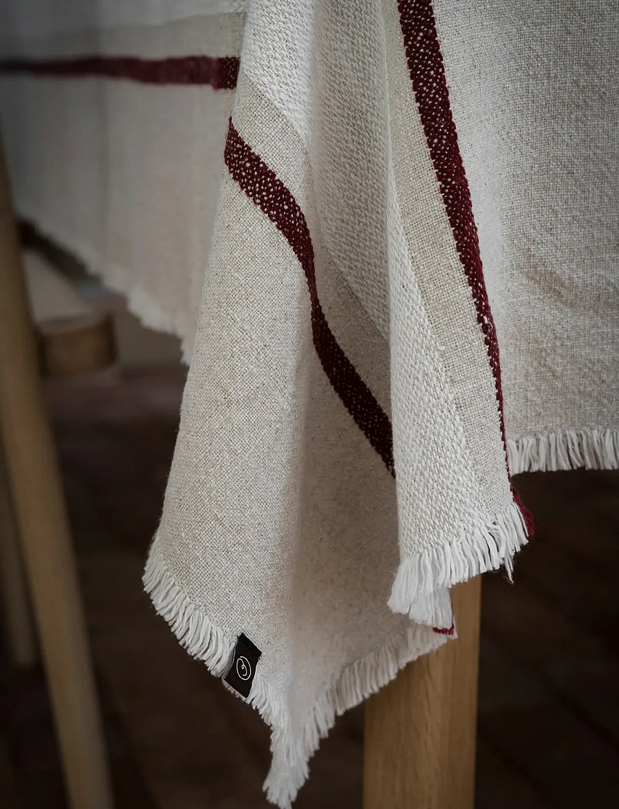 ERNST - Tablecloth - laudlinad - natural/white/red - 0