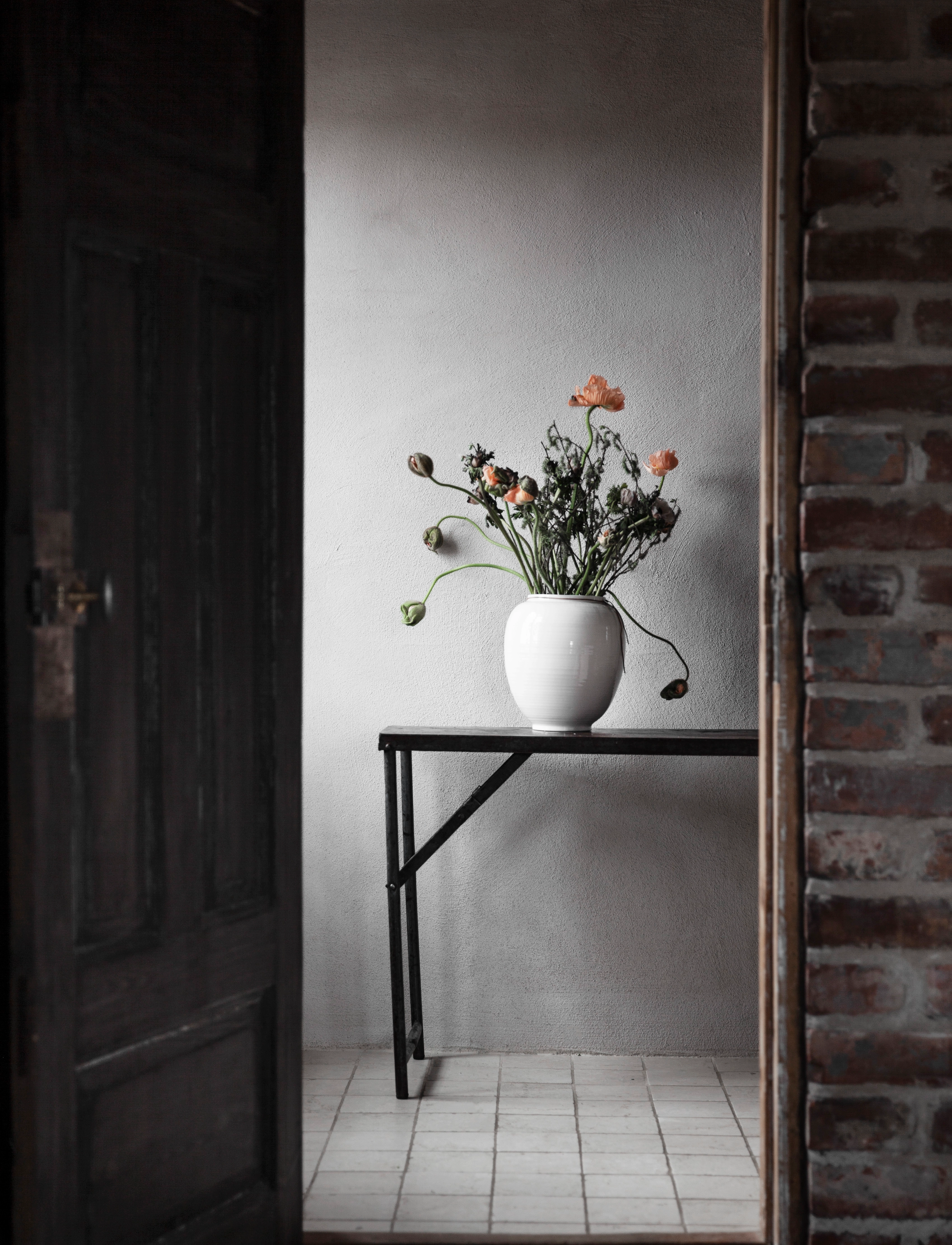 ERNST Vase, H22 cm, Decoration, Weiß - Vases, Homeware