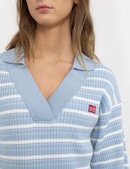Esme Studios - ESAura Polo Dress Knit - liibuvad kleidid - blue fog stripes - 4