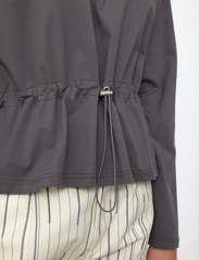 Esme Studios - ESGrace LS Blouse - long-sleeved blouses - magnet - 4