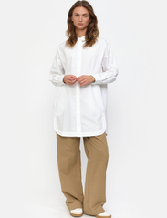 Esme Studios - ESEllinor LS Long Shirt - long-sleeved shirts - snow white - 2