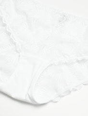 Esprit Bodywear Women - Recycled: briefs with lace - najniższe ceny - white - 5