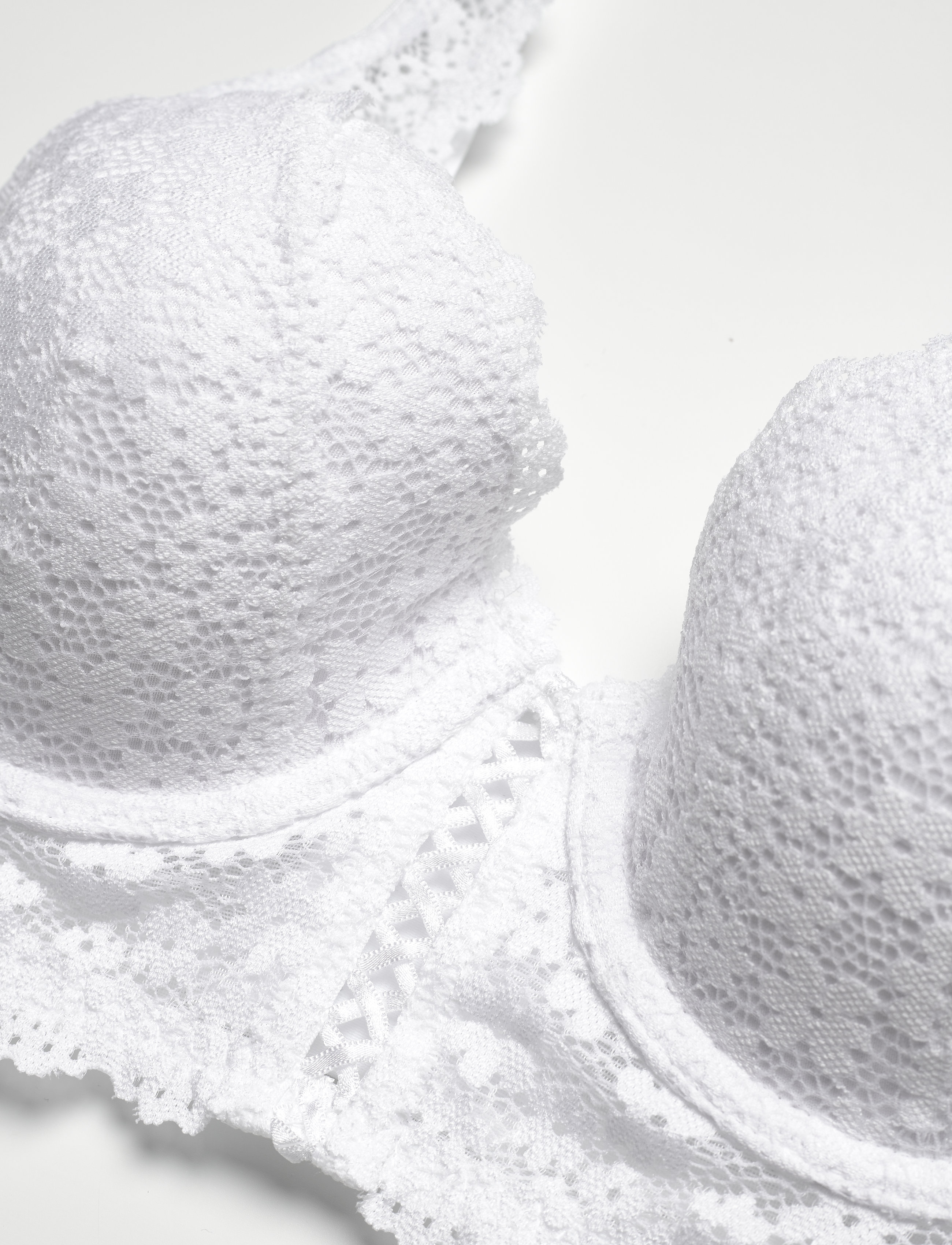 Esprit Bodywear Women - Padded underwire bodice made of lace - white - 2