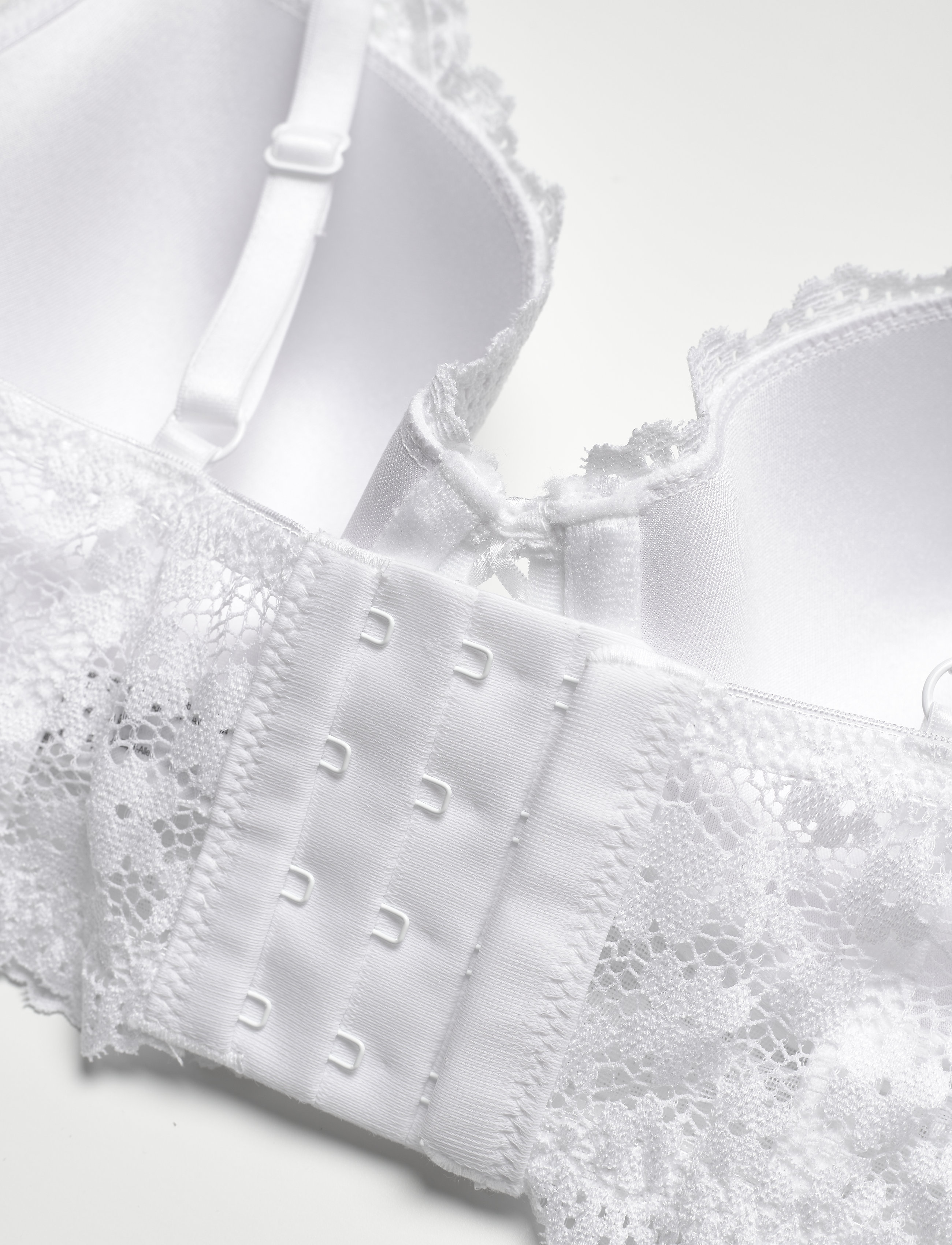Esprit Bodywear Women - Padded underwire bodice made of lace - white - 3