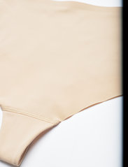Esprit Bodywear Women - Made of recycled material: shaping-effect thong - Õmblusteta aluspüksid - dusty nude - 2