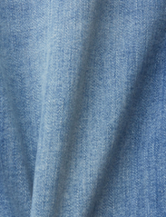 Esprit Casual - Stretch denim shorts - blue light wash - 3
