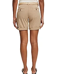 Esprit Casual - Shorts with braided raffia belt - spodenki chino - taupe - 2
