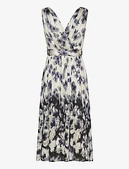 Esprit Collection - Crinkle satin midi dress with floral print - festtøj til outletpriser - black 3 - 1