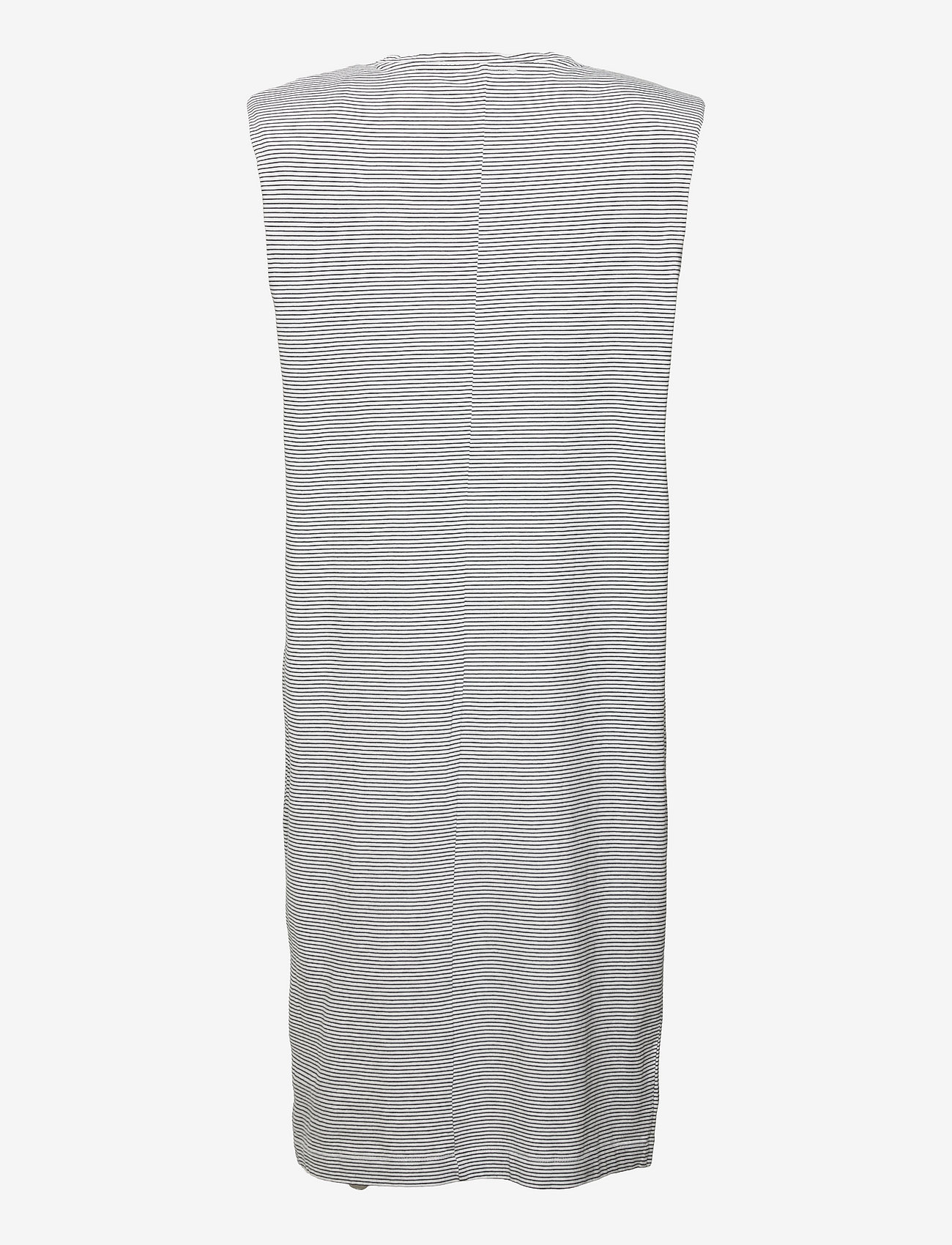 Esprit Collection - Jersey dress with shoulder pads - t-shirt dresses - off white - 1