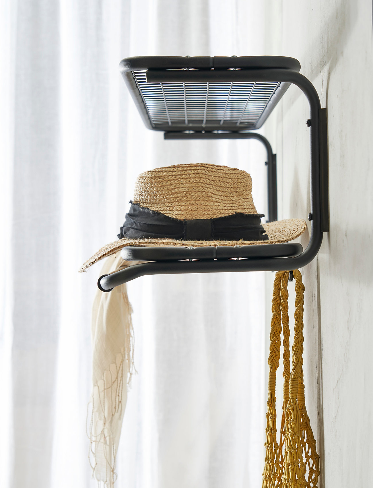 Essem Design - Classic hattehylde - knagerækker - black textured - 3