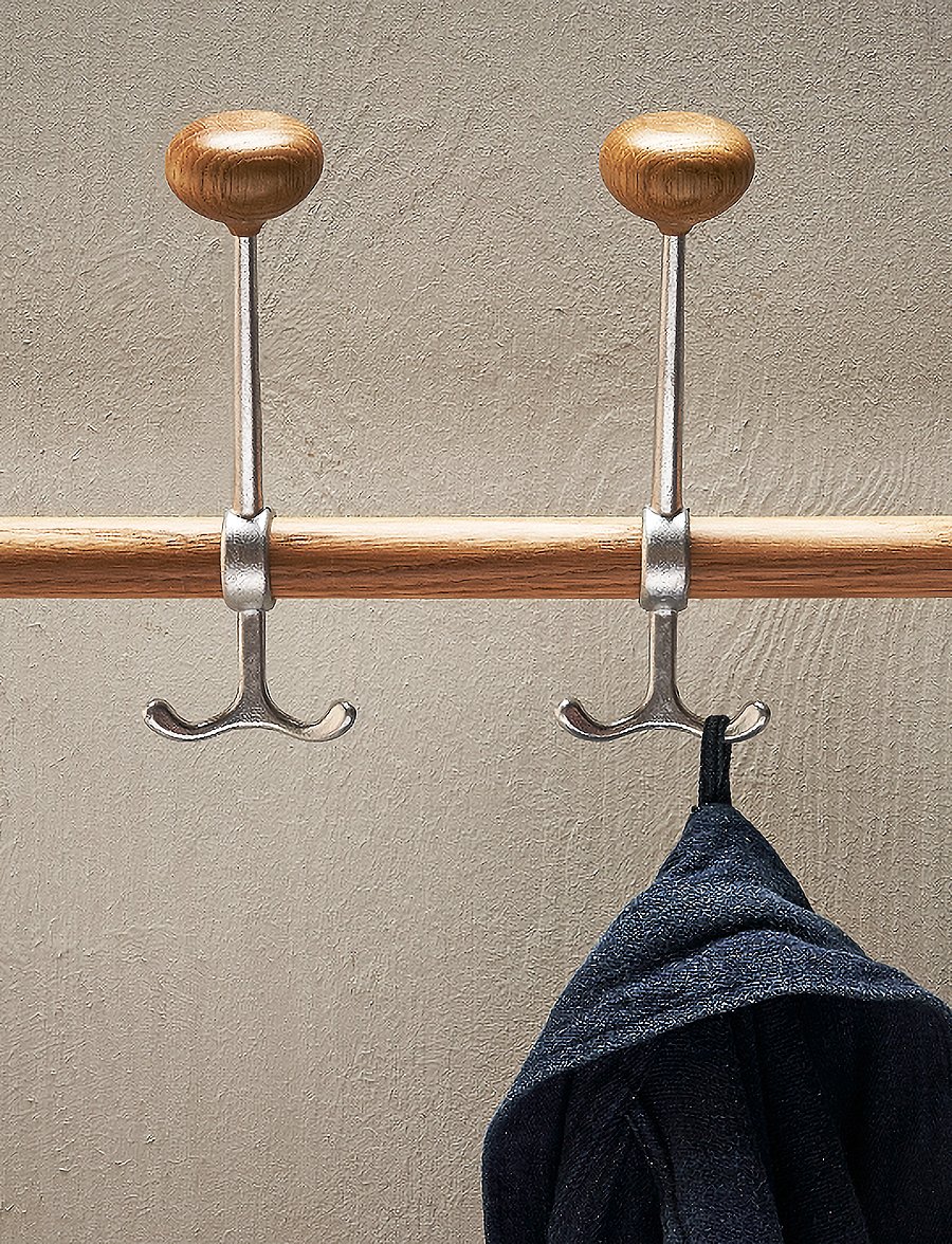 Essem Design - Gustav hook strip - riputuskonksud ja nagid - oak,aluminium - 1