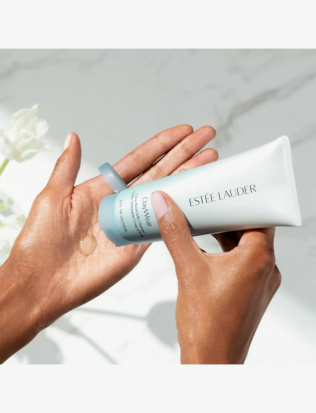 Estée Lauder - Daywear Glow Boost Jelly Cleanser - foaming cleanser - clear - 5