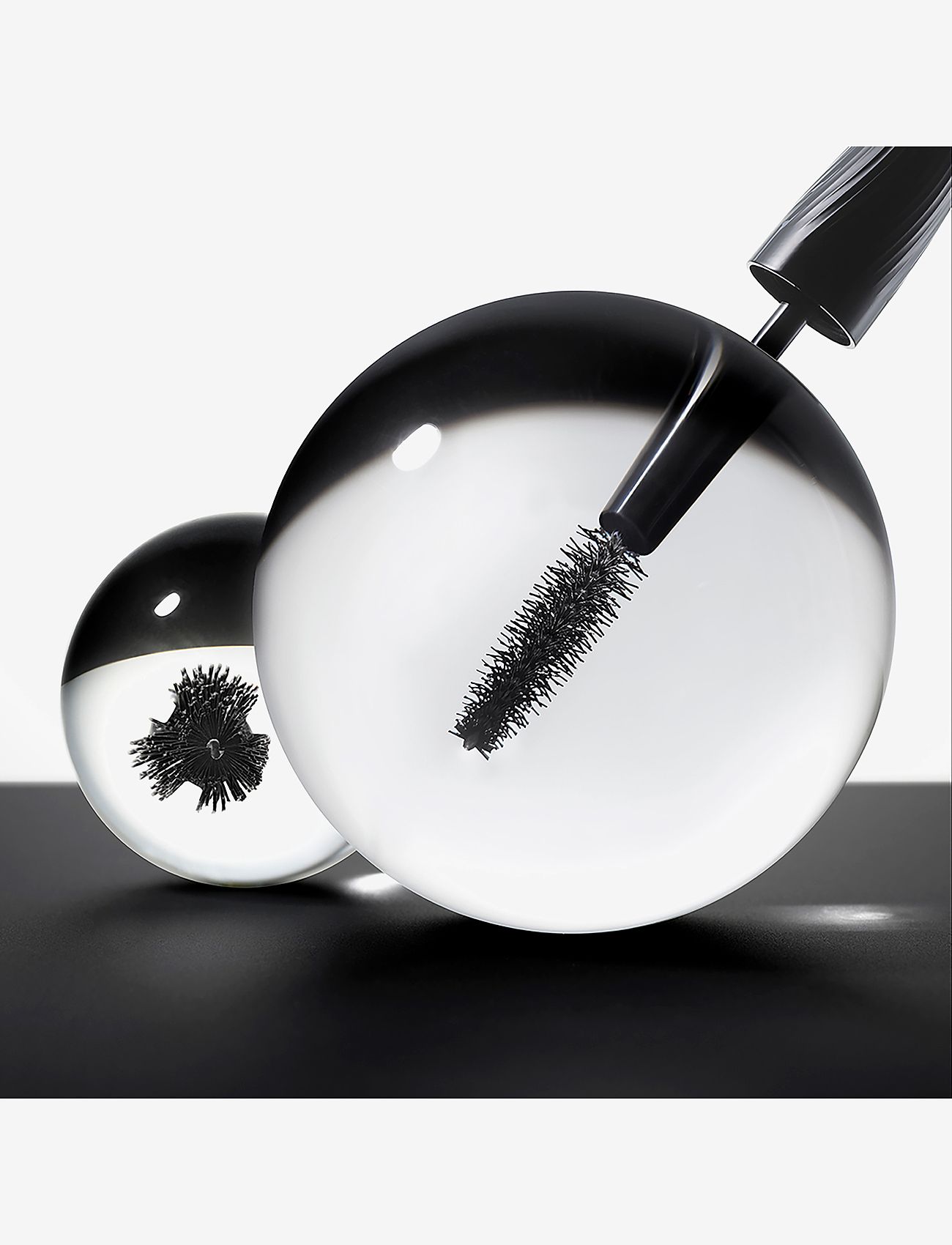 Estée Lauder - Turbo Lash Volume + Length Mascara - makeup - 01 black - 4