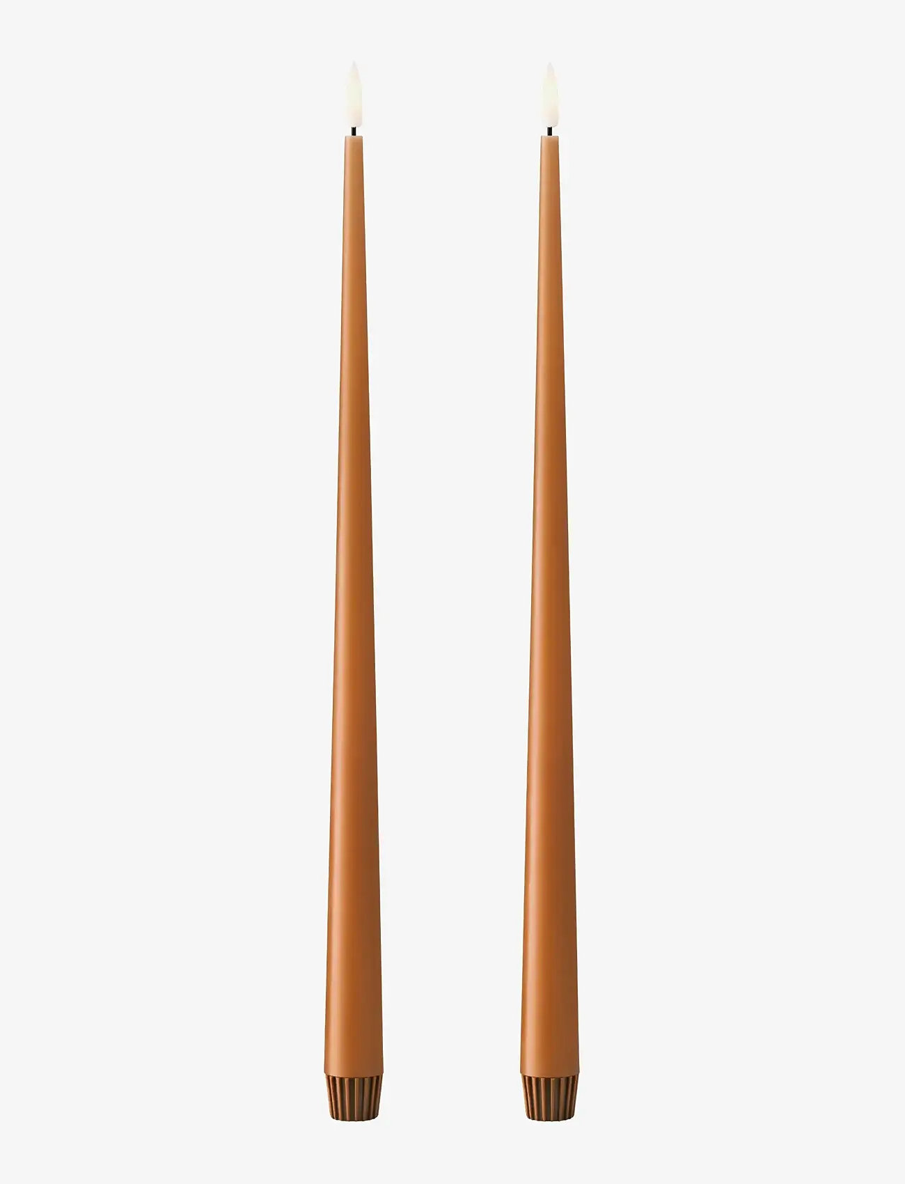 ester & erik - LED taper candle 40cm 2-pack - led küünlad - 23 raw toffee - 0