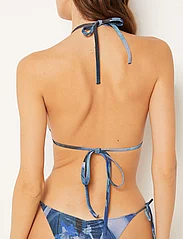 Etam - Honeymoon wireless bralette bra top - triangelformad bikinis - printed black background - 4