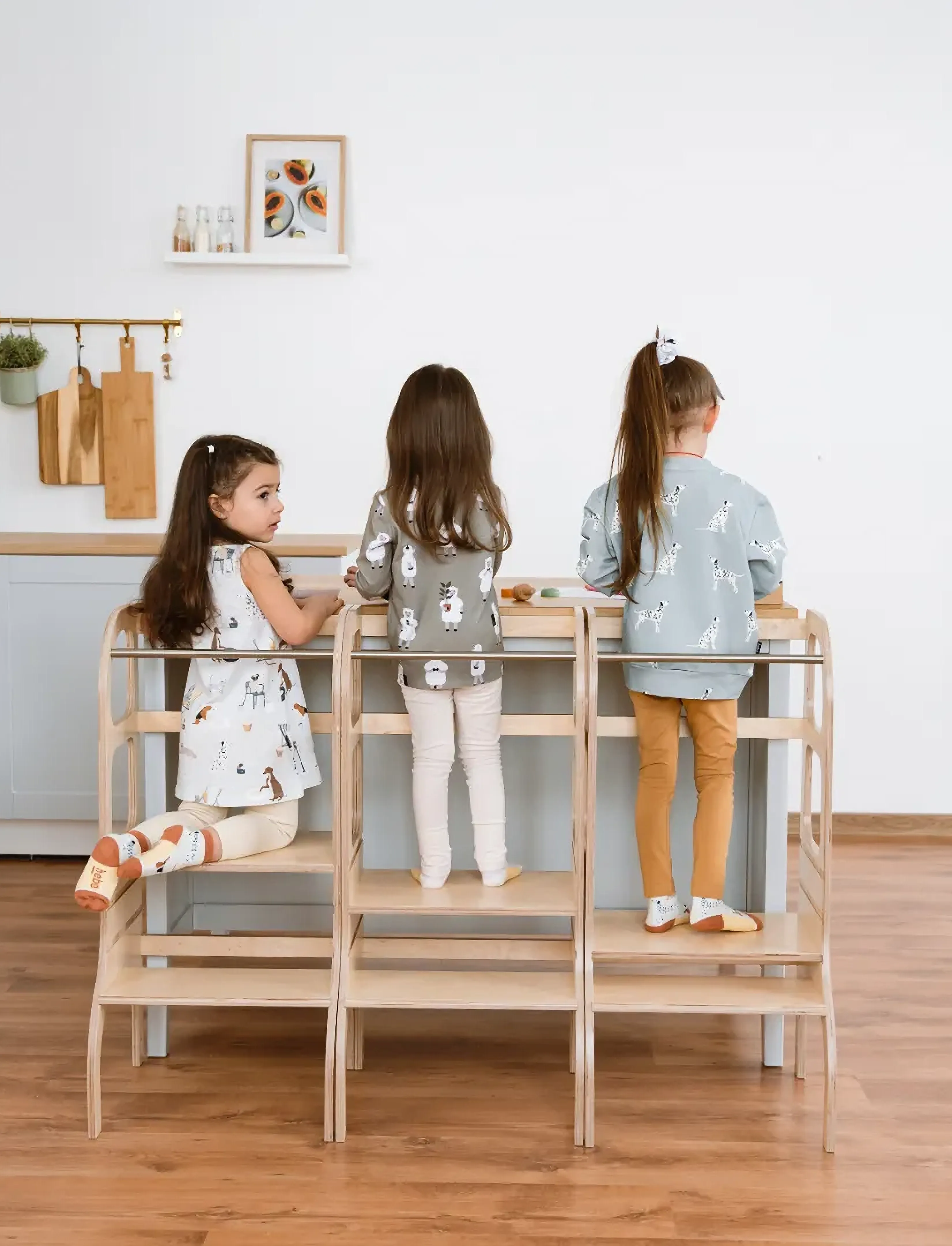 Ette Tete Step Up Adjustable Height Helper Tower, 90X 43X 40 cm, Furniture, Grau - Motor Skills Kinder