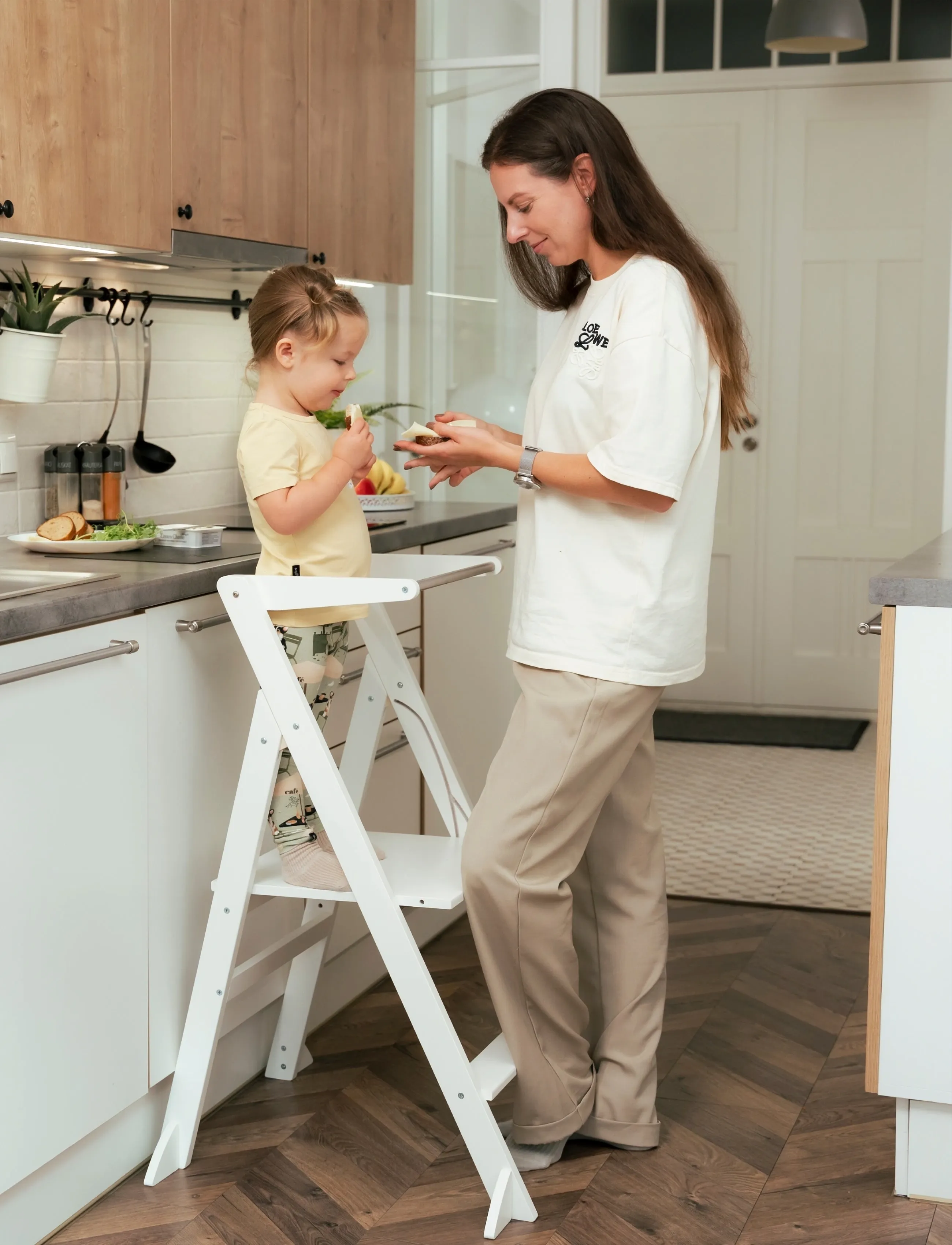 Ette Tete Step'n'fold Foldable Helper Tower, One Size, Furniture, Schwarz - Learning Kinder
