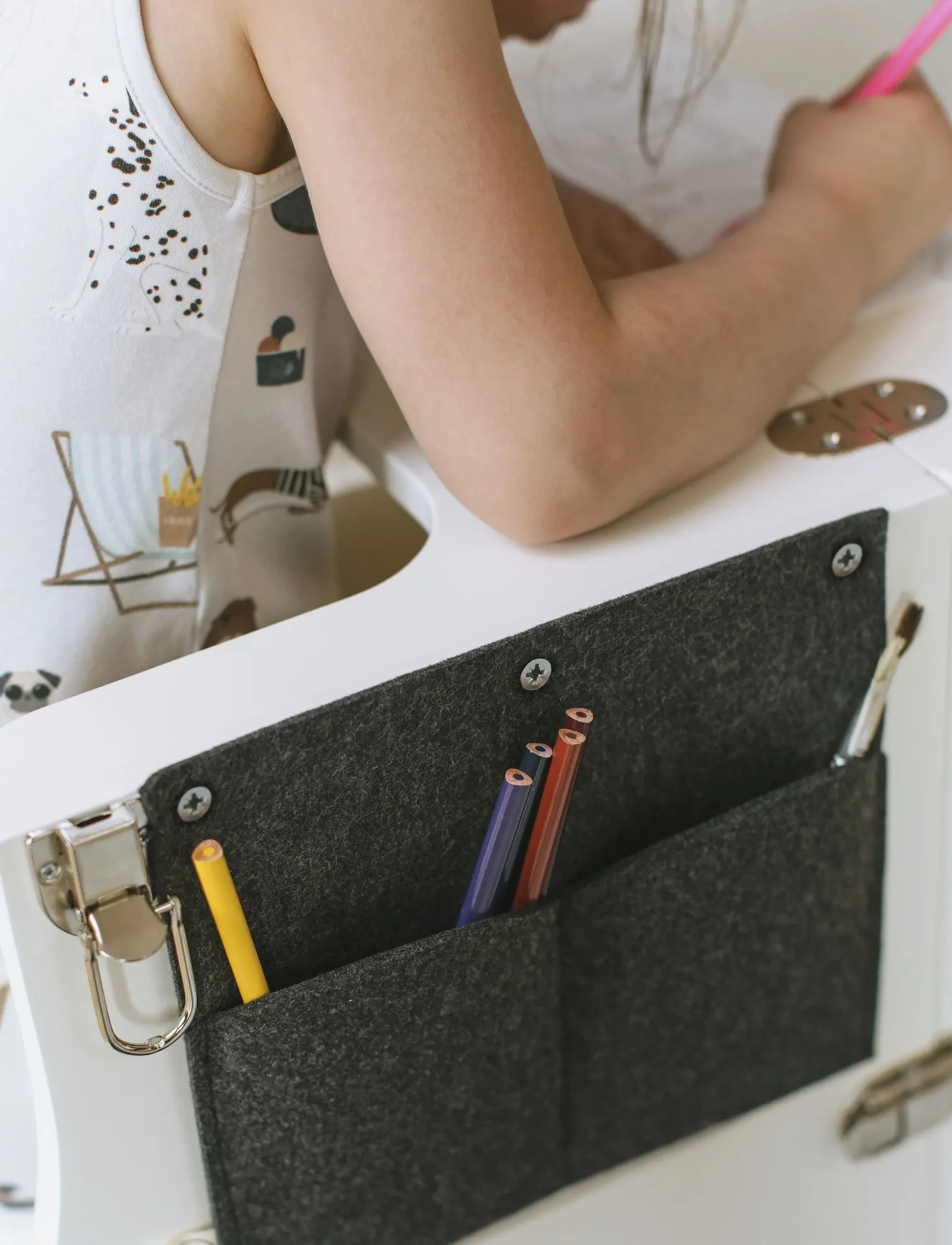 Ette Tete Step'n'sit Pencil Pocket, 22X 18 cm, Black, Furniture > Motor Skills Furniture, Børn
