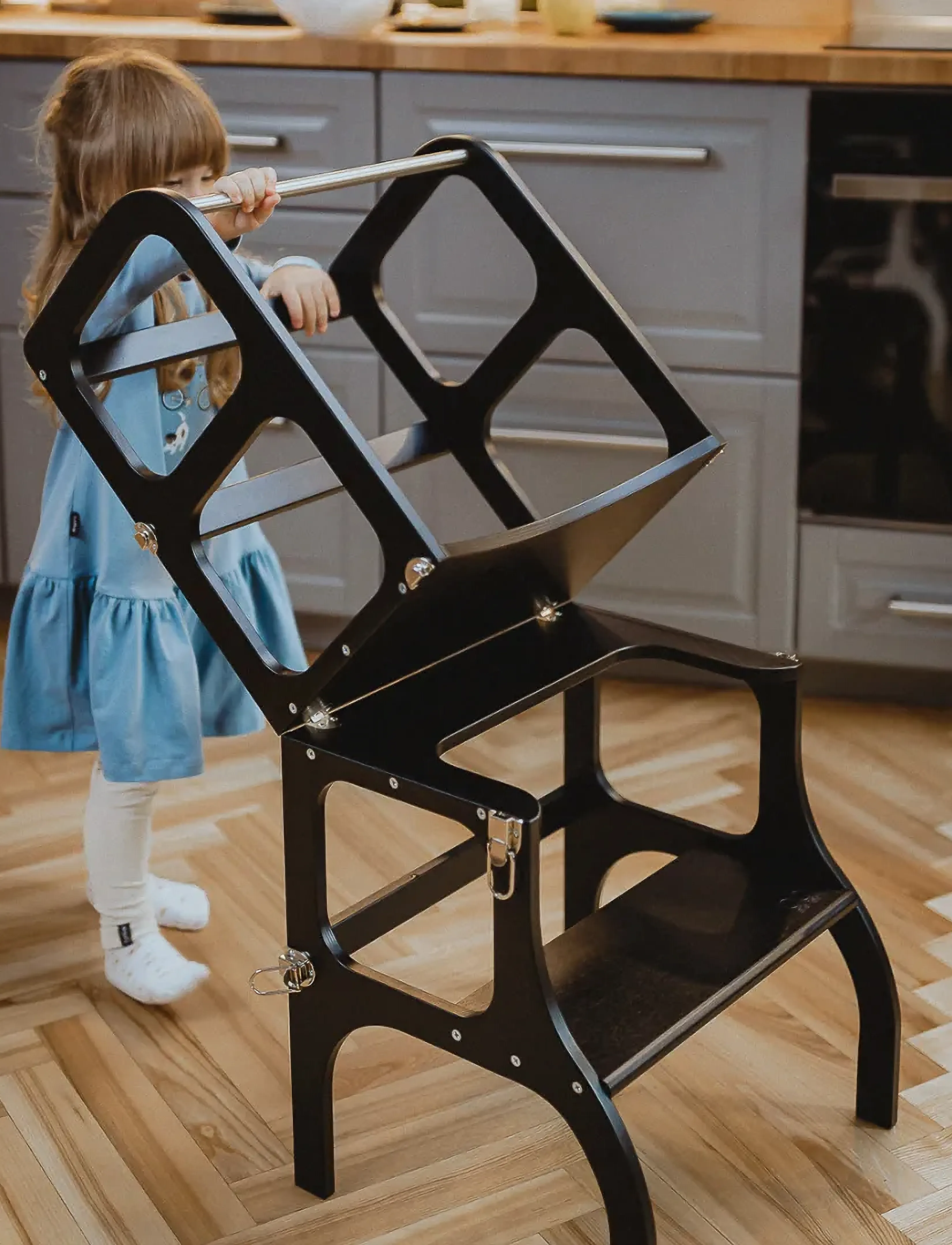 Ette Tete Step'n'sit Helper Tower - Table, 90X 43X 40 cm, Black, Furniture > Motor Skills Furniture, Børn