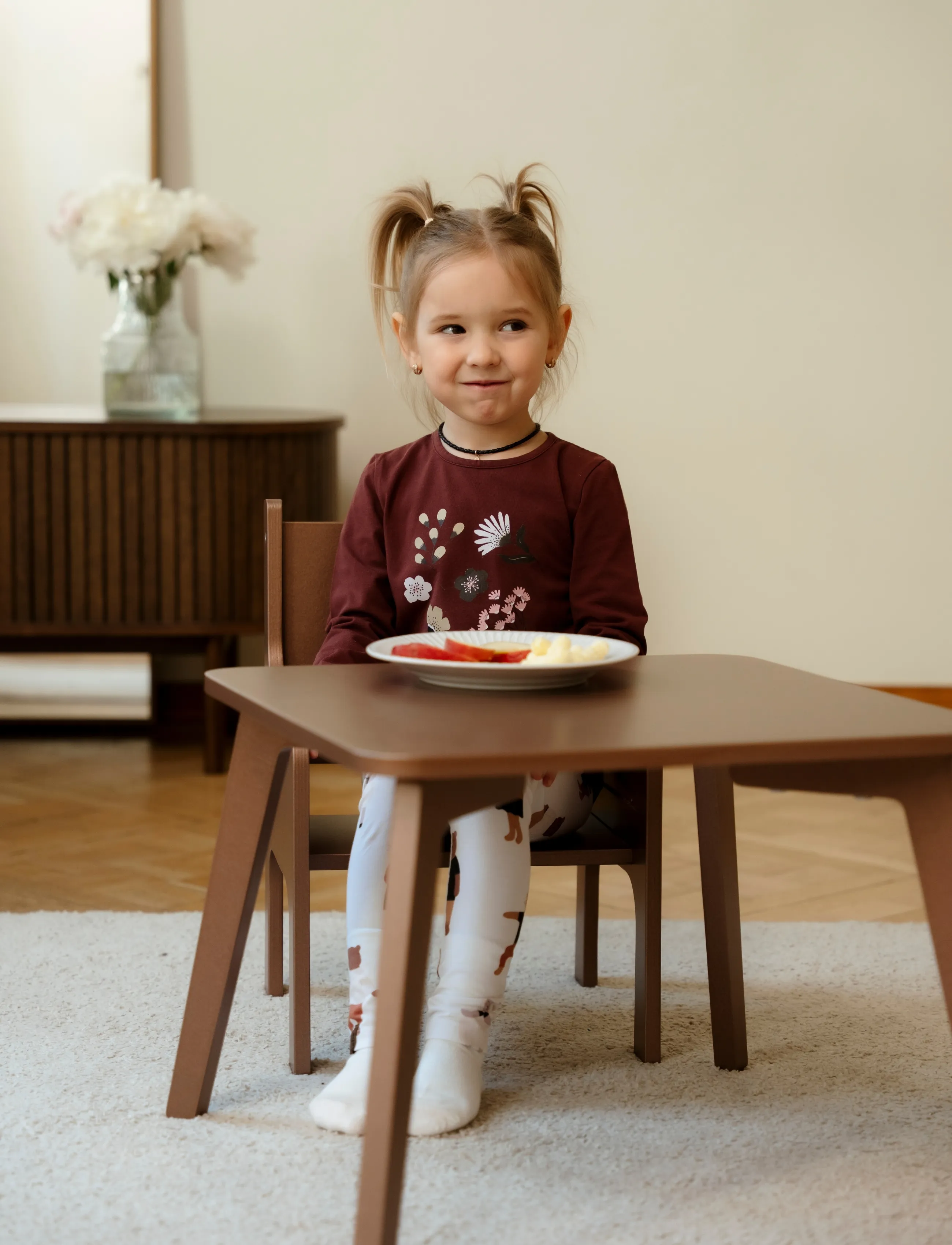 Ette Tete Tulla Dual-Height Table, LONG LEGS, Brown, Møbler > Borde, Børn