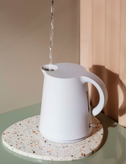 Eva Solo - Rise electric kettle 1.2l White - waterkokers - white - 5