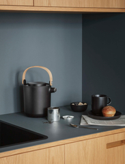 Eva Solo - Nordic kitchen tea vacuum jug 1l black - theepotten - black - 8