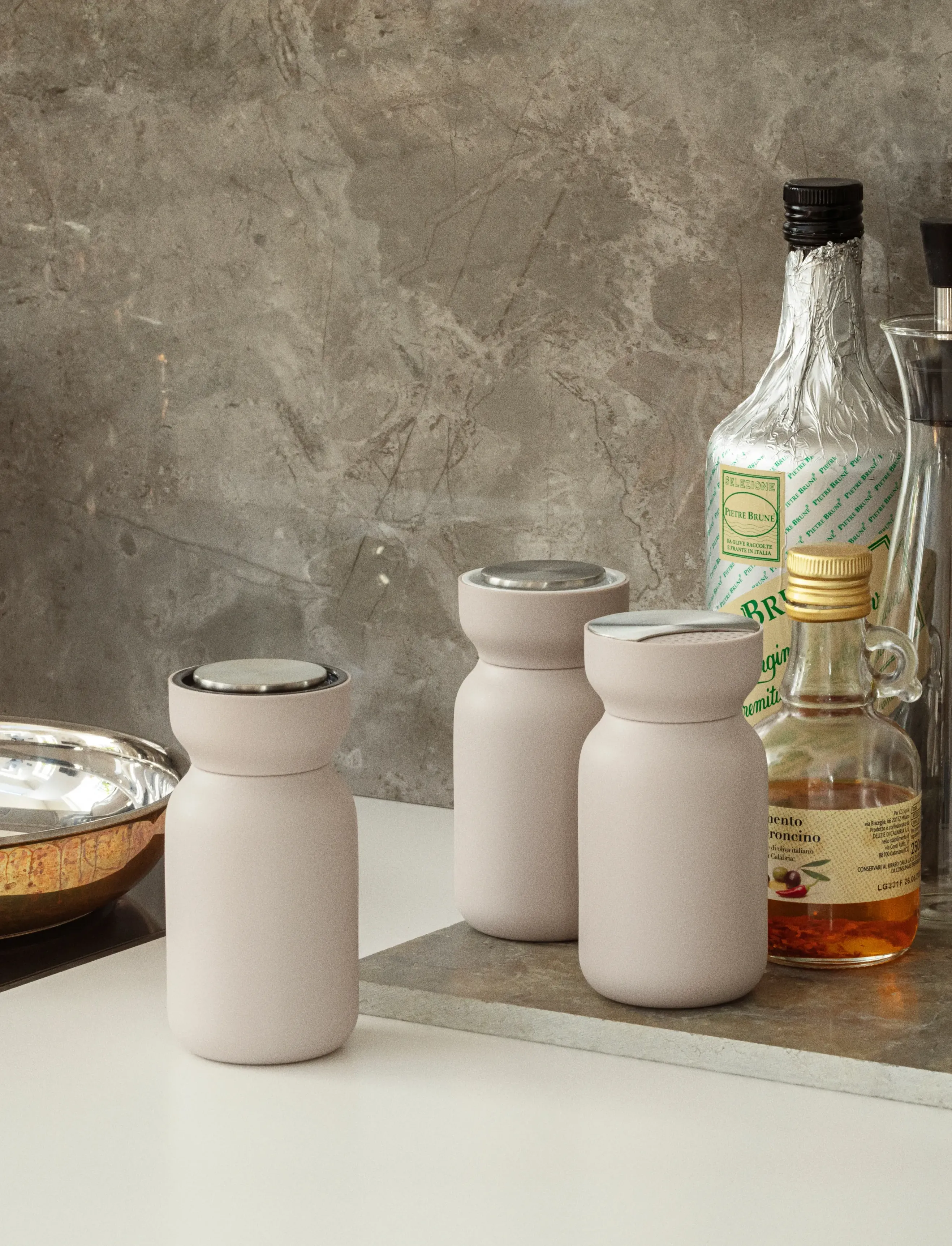 Eva Solo Sapor Shaker, Ø7 cm H13.5 cm, Grinders, Beige - Salt & Pepper Shakers, Homeware