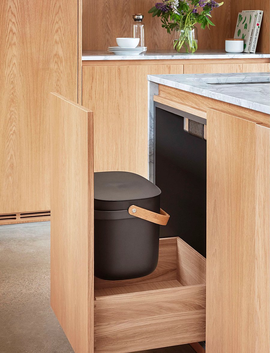 Eva Solo - Reflect wallmount for waste bin 16 l + 33 l - leivakastid ja -korvid - black - 0