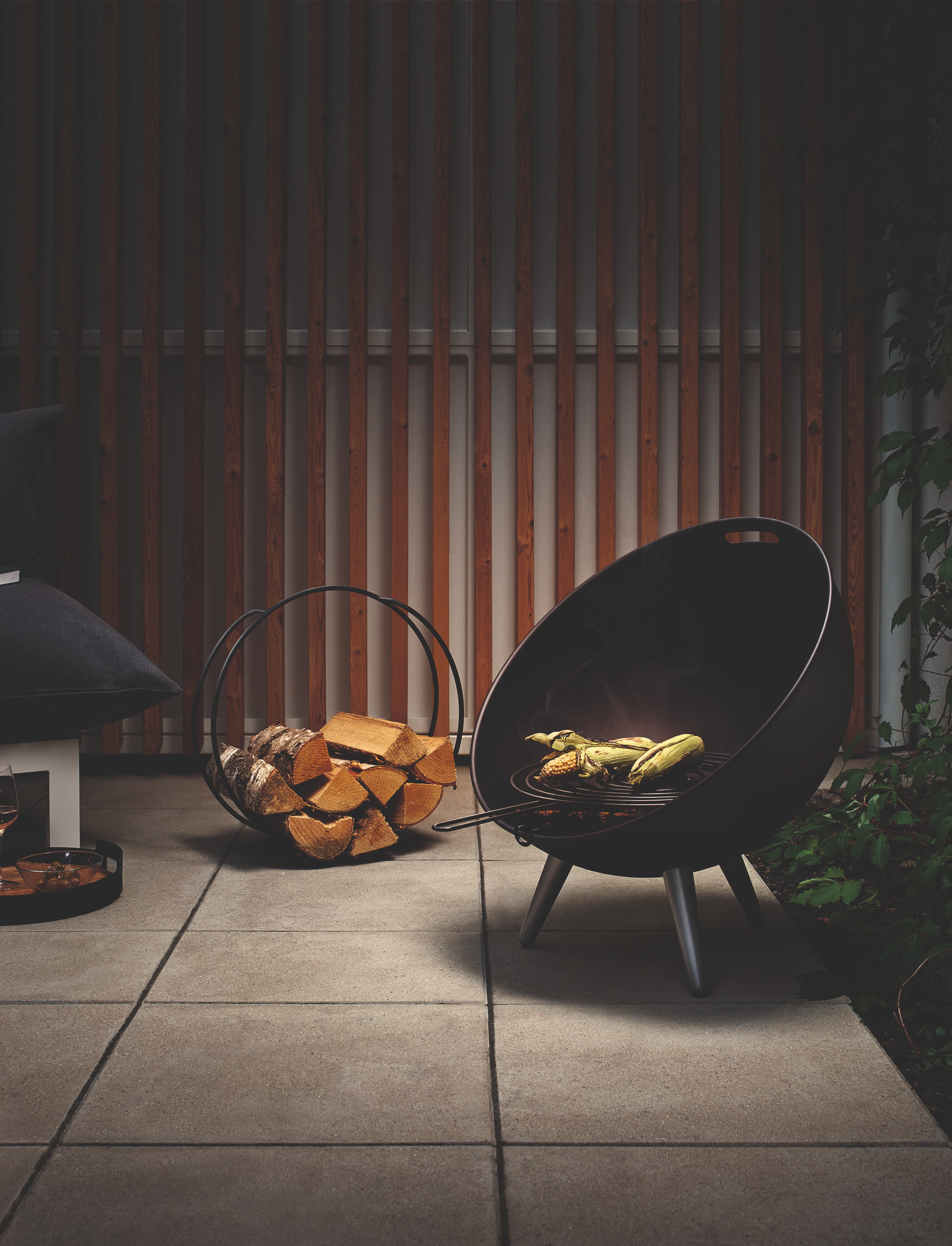 Eva Solo Fireglobe Brændeholder, 52.6X17.4X52.6XØ52.6 cm, Kitchen Tools, Schwarz - Grill Homeware