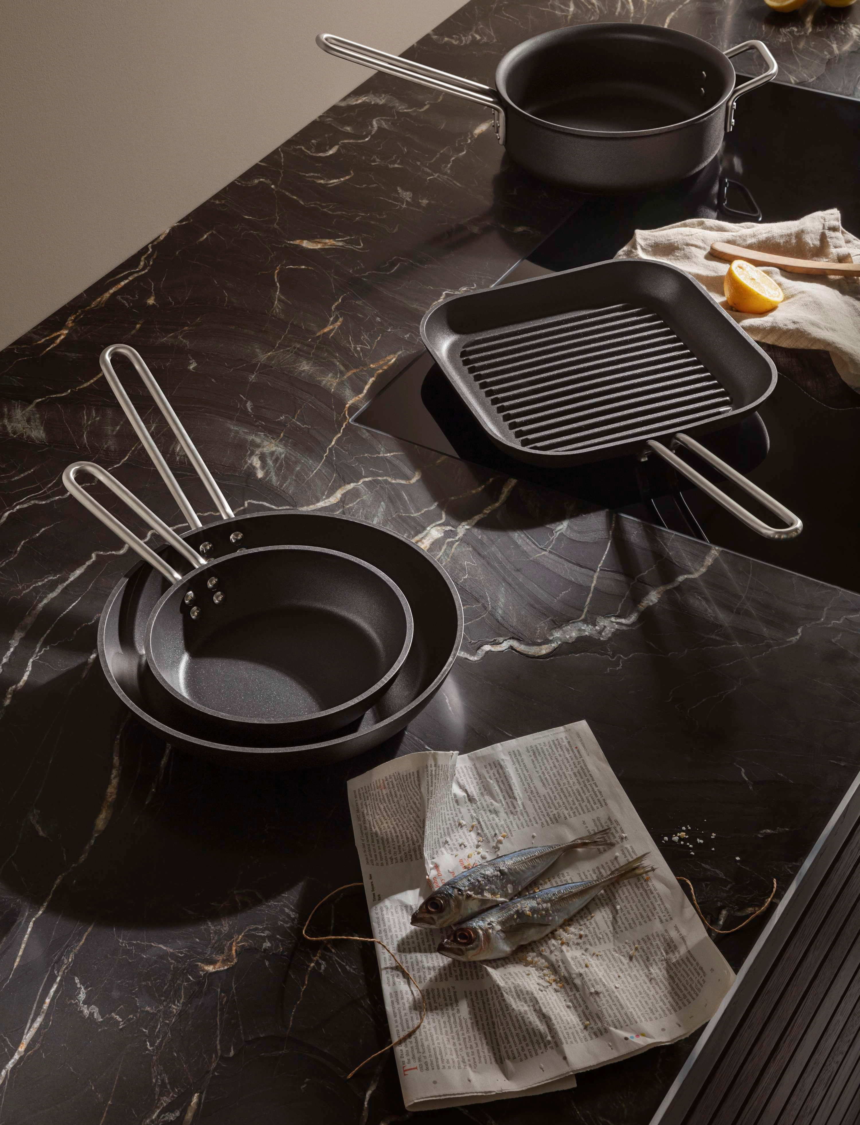 Eva Trio - Professional Frying pan 28 cm ceramic Slip-Let® coating - black - 3