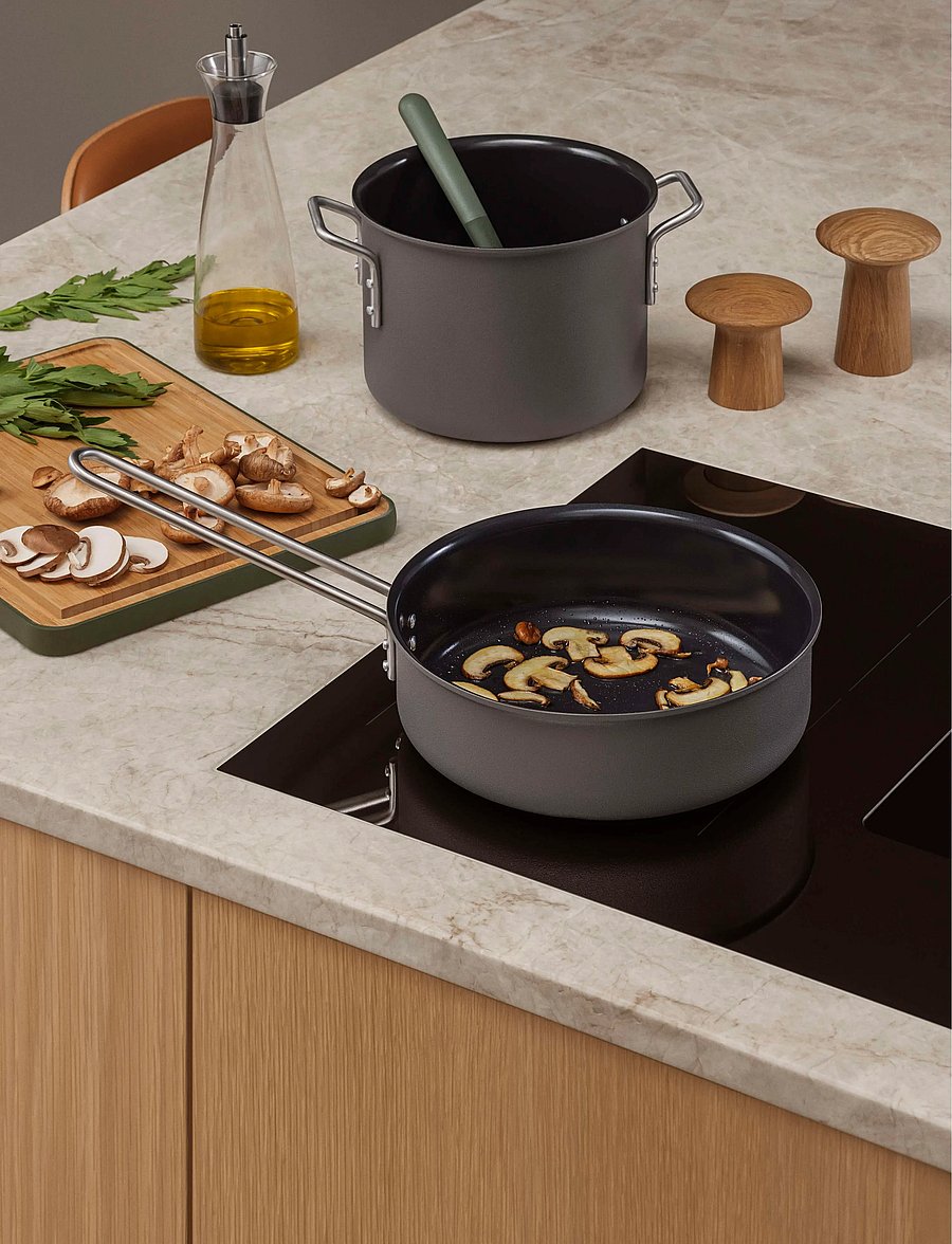 Eva Trio - Grey Line Sauté pan 24 cm ceramic Slip-Let® coating - kastrulid - grey - 0