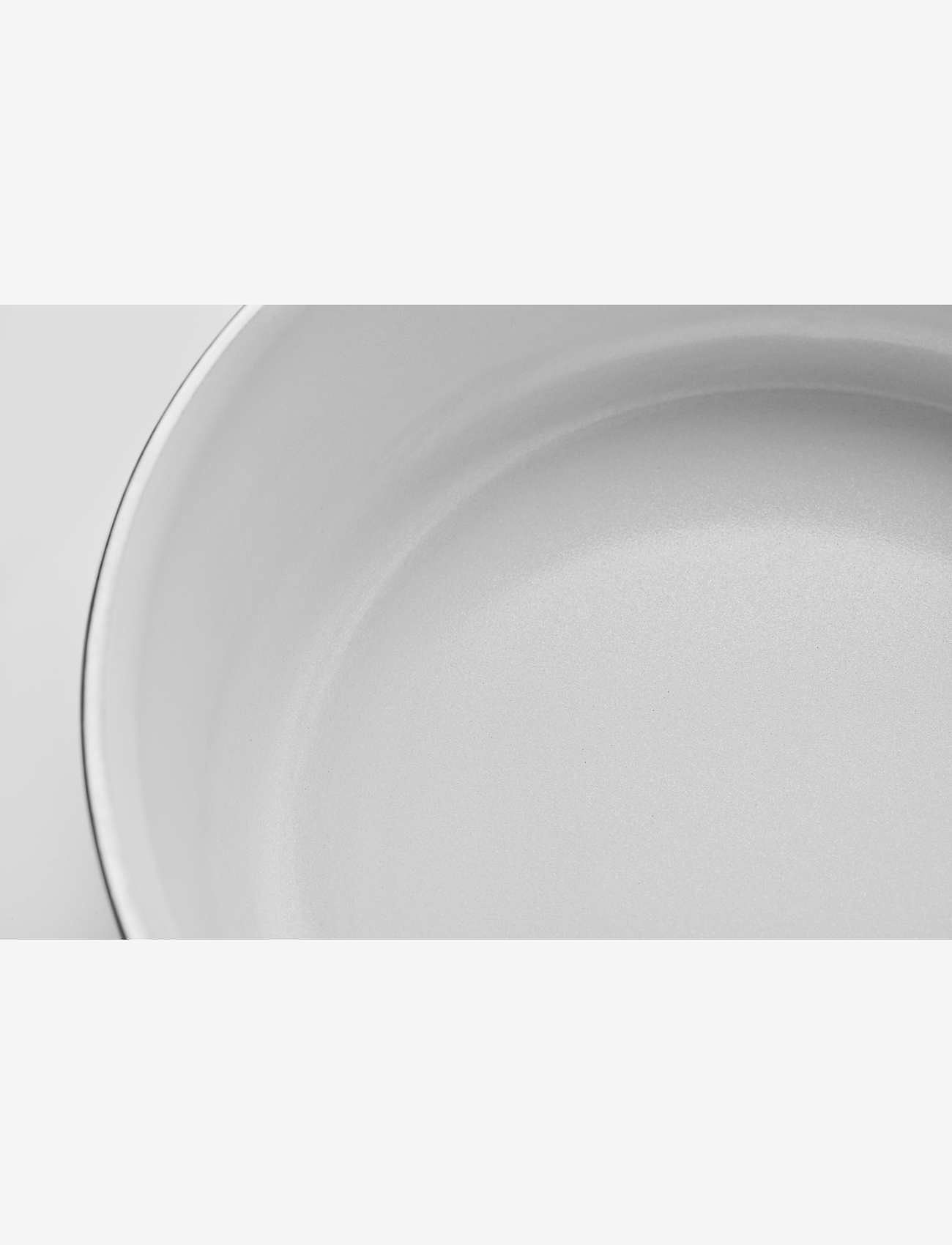 Eva Trio - White Line Frying pan 24 cm ceramic Slip-Let® coating - praepannid ja pannid - white - 5