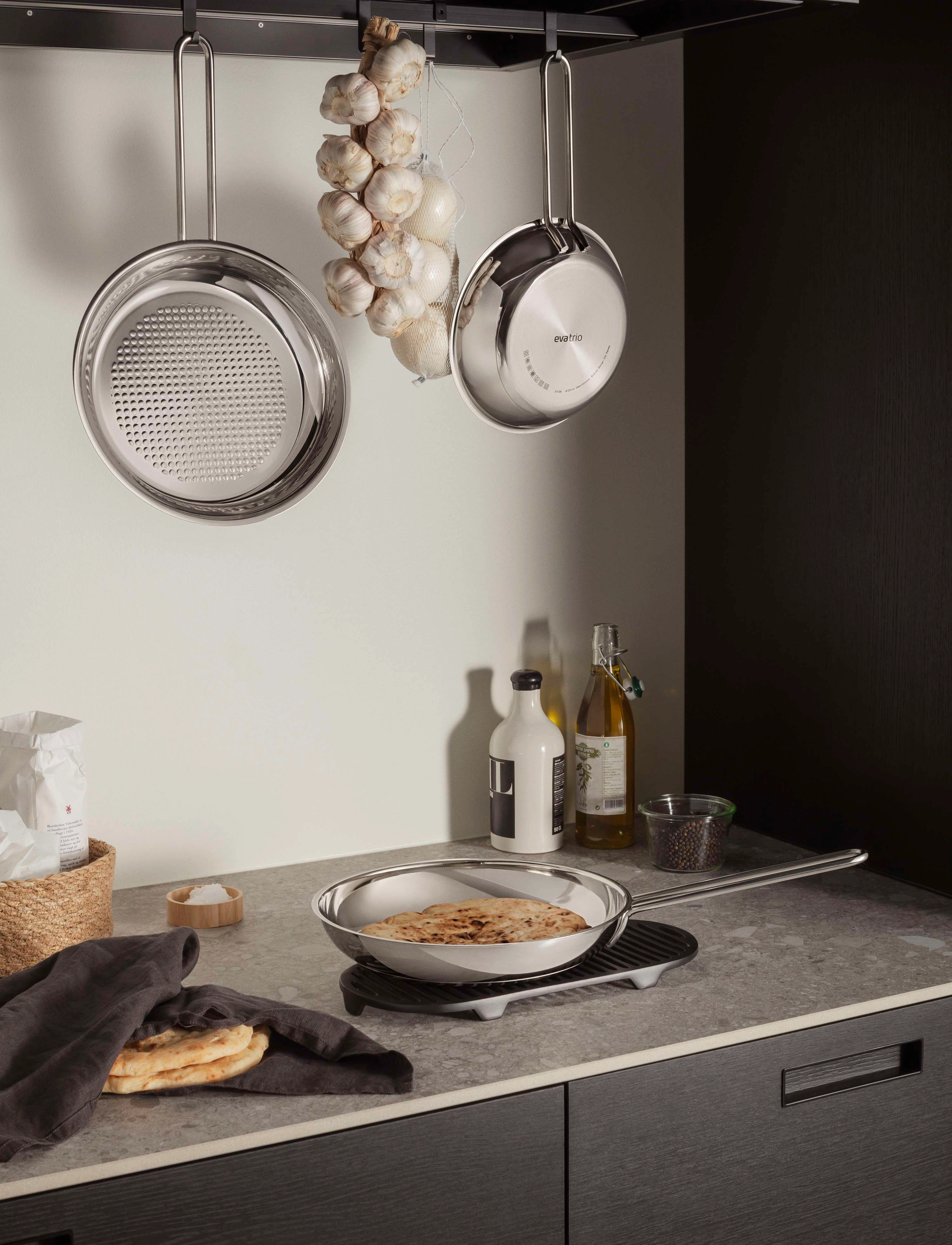 Eva Trio Stainless Steel Stegepande 24 Cm Honeycomb, Ø cm, Pots & Pans, Silber - Frying Homeware