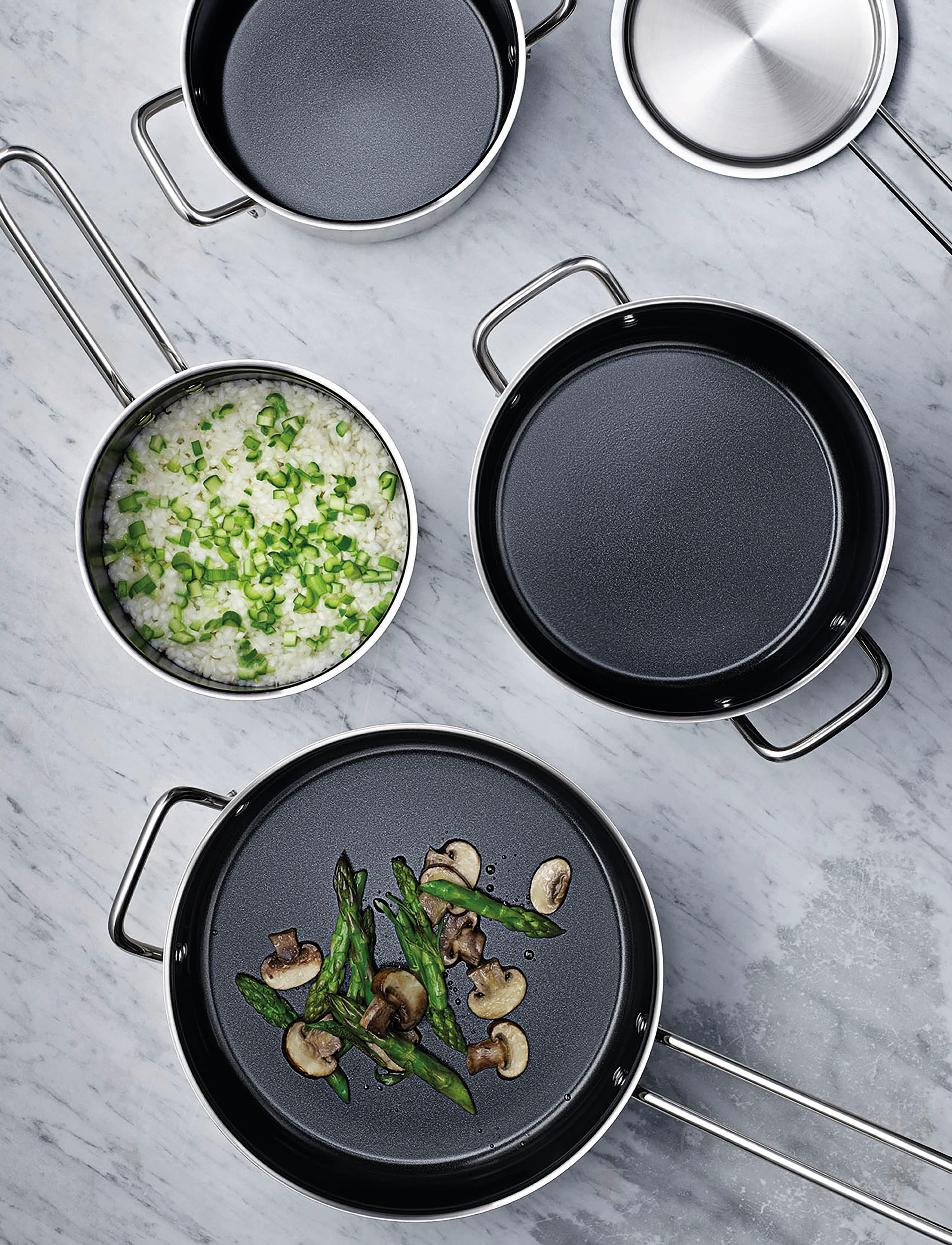 Eva Trio Stainless Steel Gryde 4,8 L Keramisk Slip-Let Belægning, 4.8 L, Pots & Pans, Silber - Casserole Dishes, Homeware