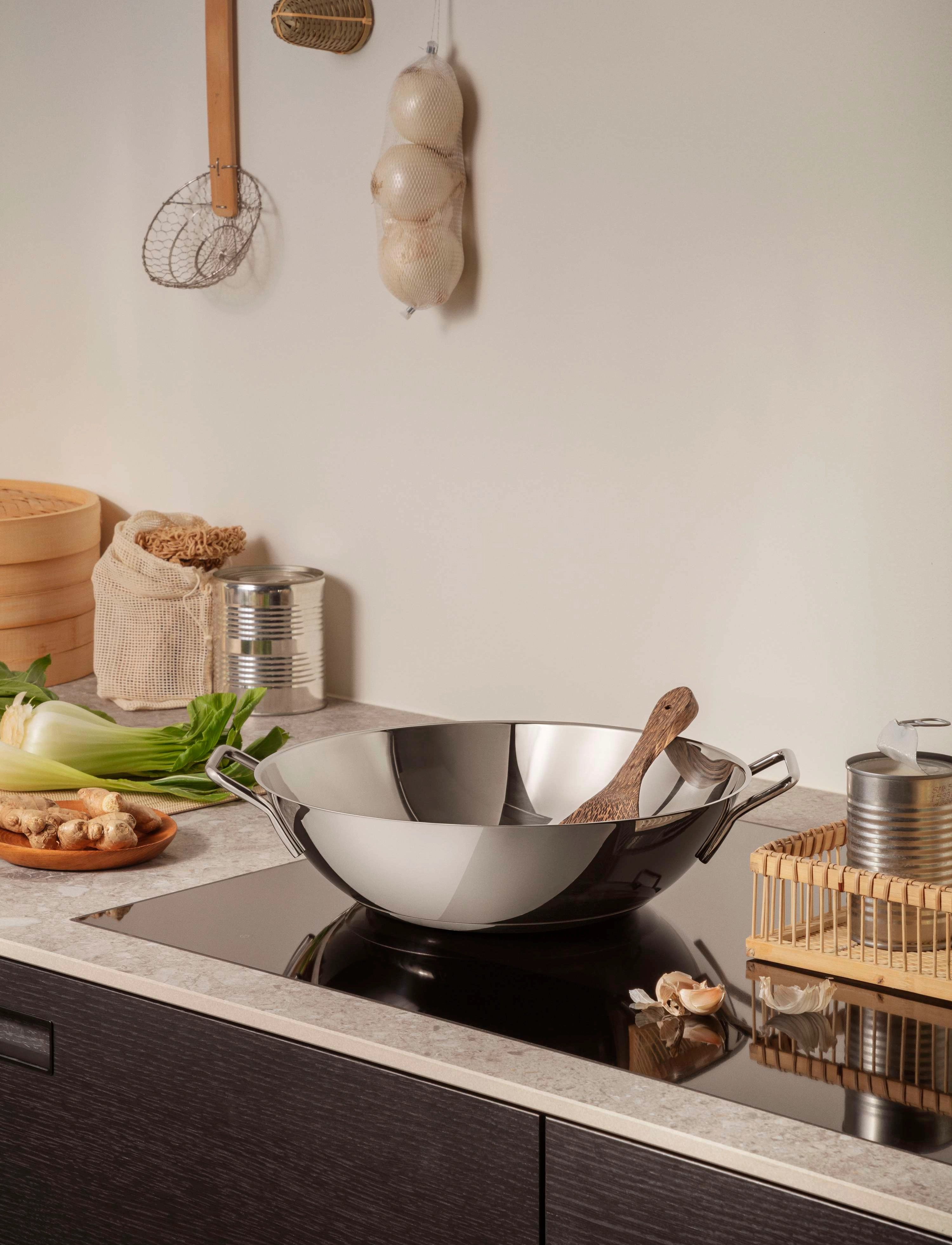 Eva Trio Stainless Steel Wok 5,0 L Ø32 Cm, Ø 32 cm, Pots & Pans, Silber - Woks, Homeware