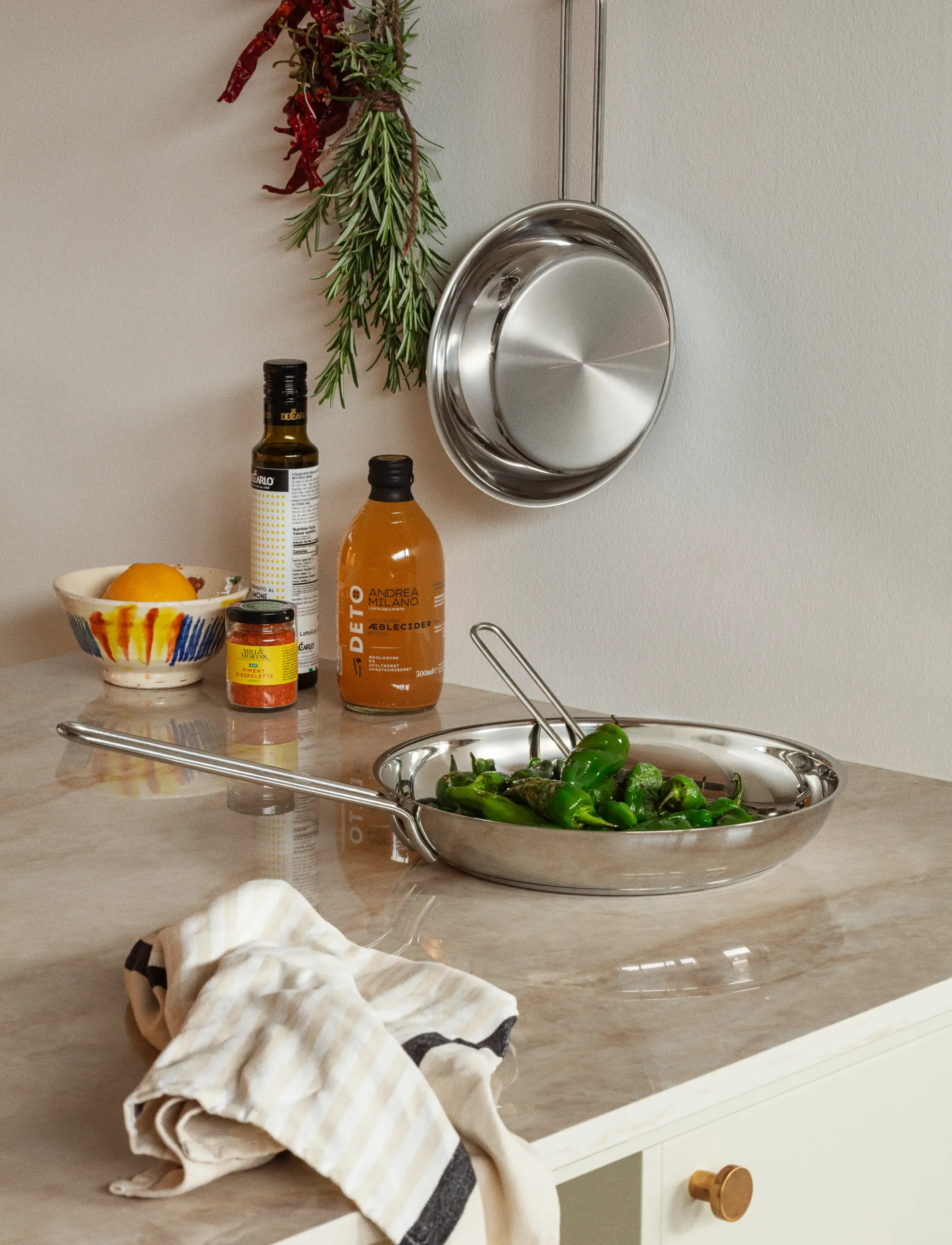 Eva Trio Stainless Steel Frying Pan 28 Cm Base, cm, Pots & Pans, Silber - Homeware