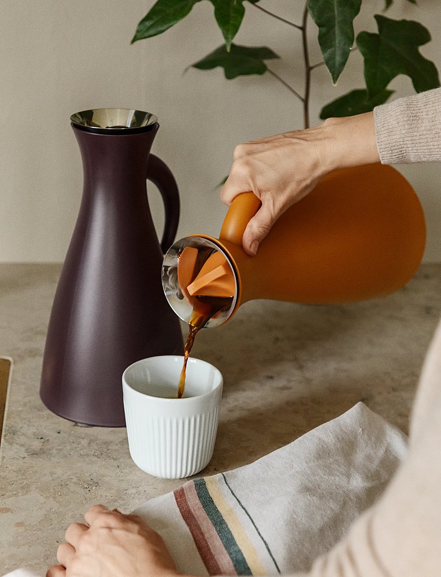 Eva Trio - Vacuum jug 1.0 L Fig - thermoskannen - fig - 0