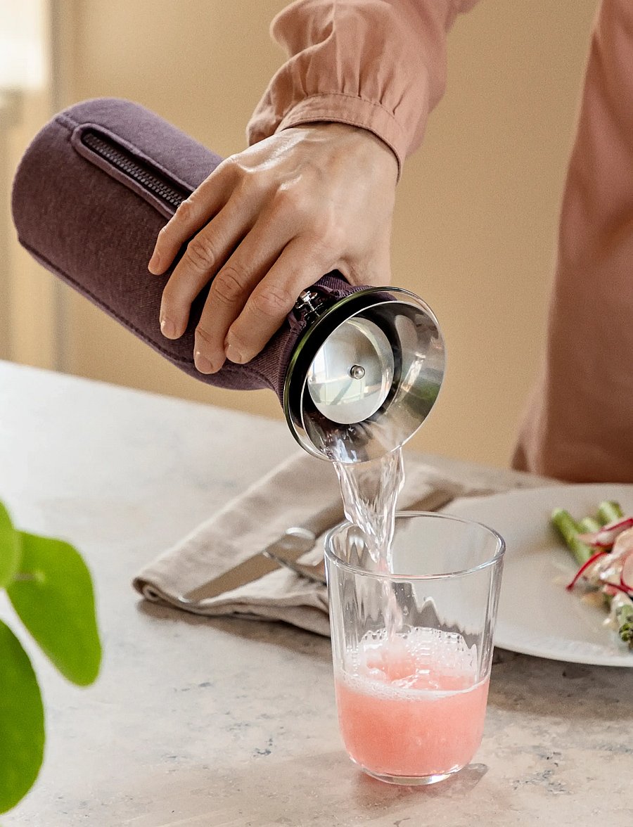 Eva Trio - Fridge carafe 1.0 L Fig - wasserkaraffen - fig - 0