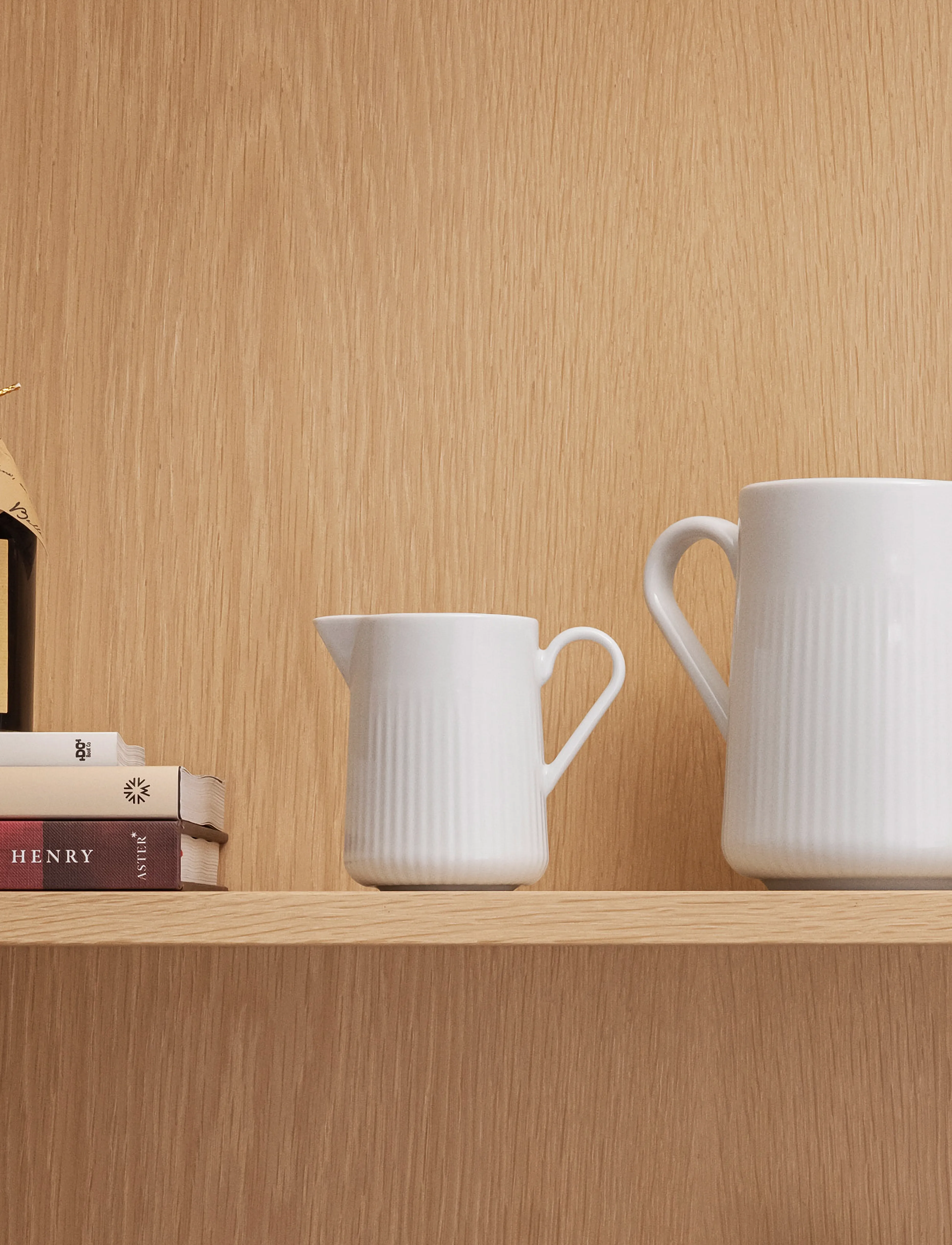 Eva Trio - Legio Nova Jug 0.33 l with handle - piimakannud - white - 3
