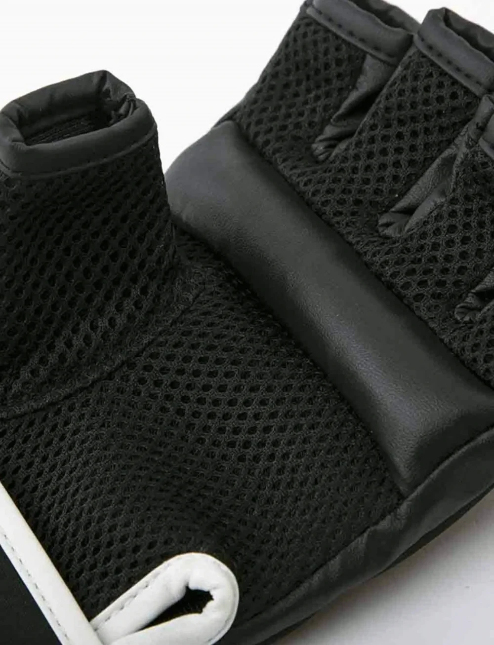 EVERLAST - Core Kickboxing Glove - boxing equipment - black - 1