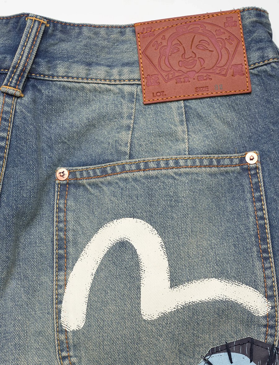 Evisu - FABRIC PATCH DENIM SHORTS - light tone indigo - 4