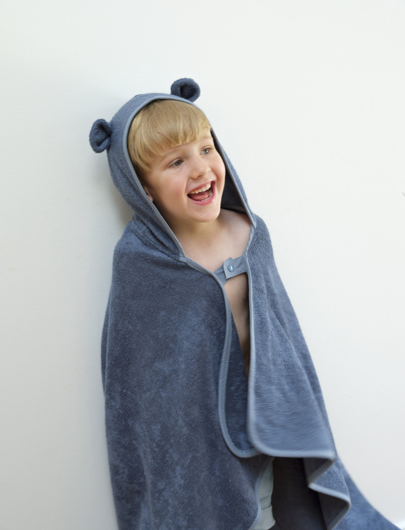 Fabelab - Hooded Junior Towel - Bear - Blue Spruce - håndklæder - blue spruce - 1