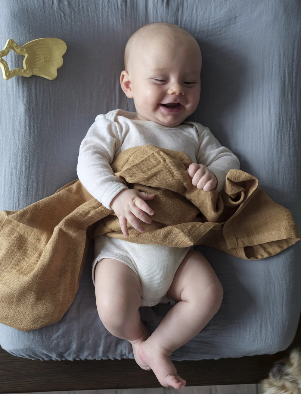 Fabelab - Natural Rubber Teether - Shooting Star - Pale Yellow - närimismänguasjad - pale yellow - 0