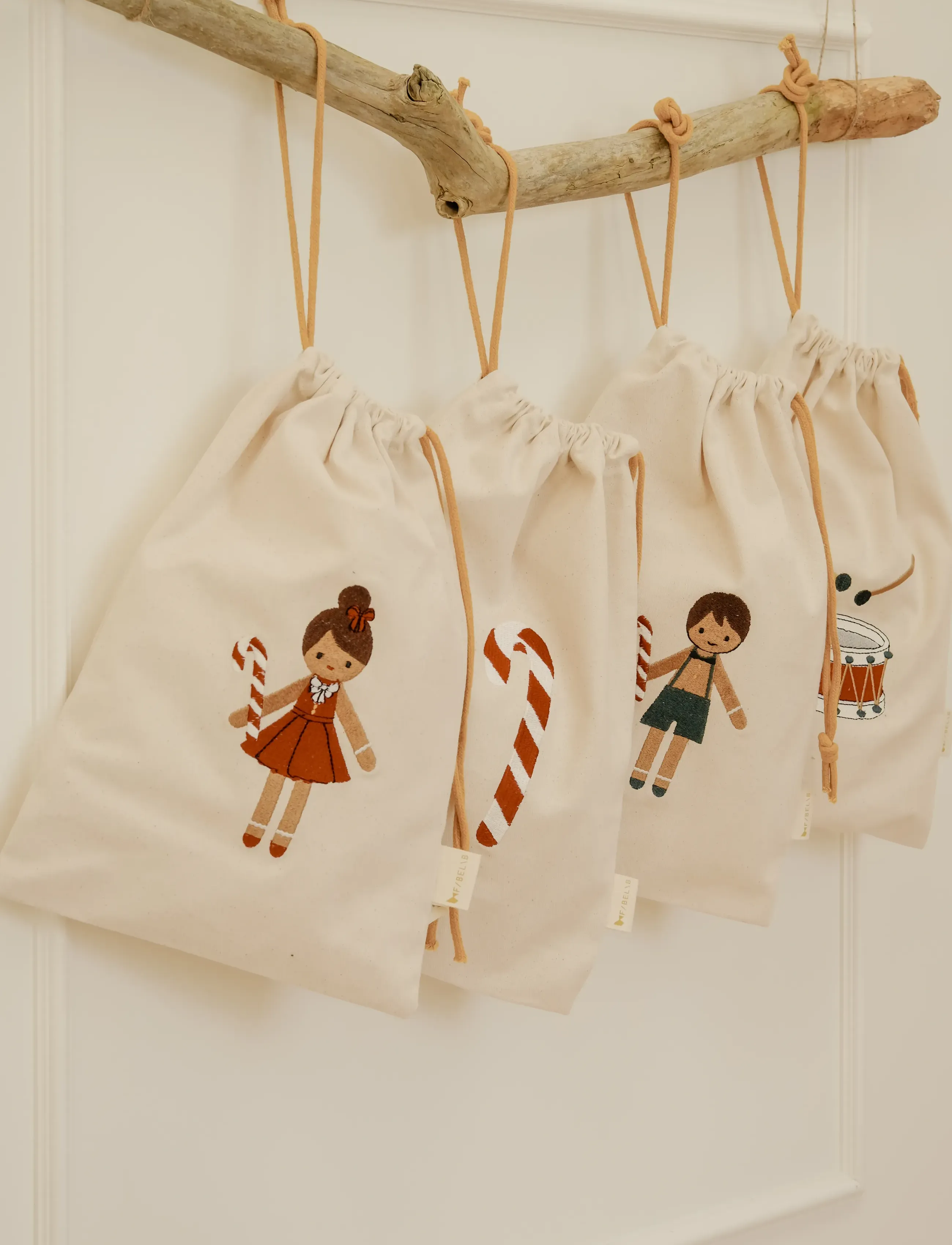 Fabelab - Christmas Gift Bags - Gingerbread G - seedpearl emb - 0
