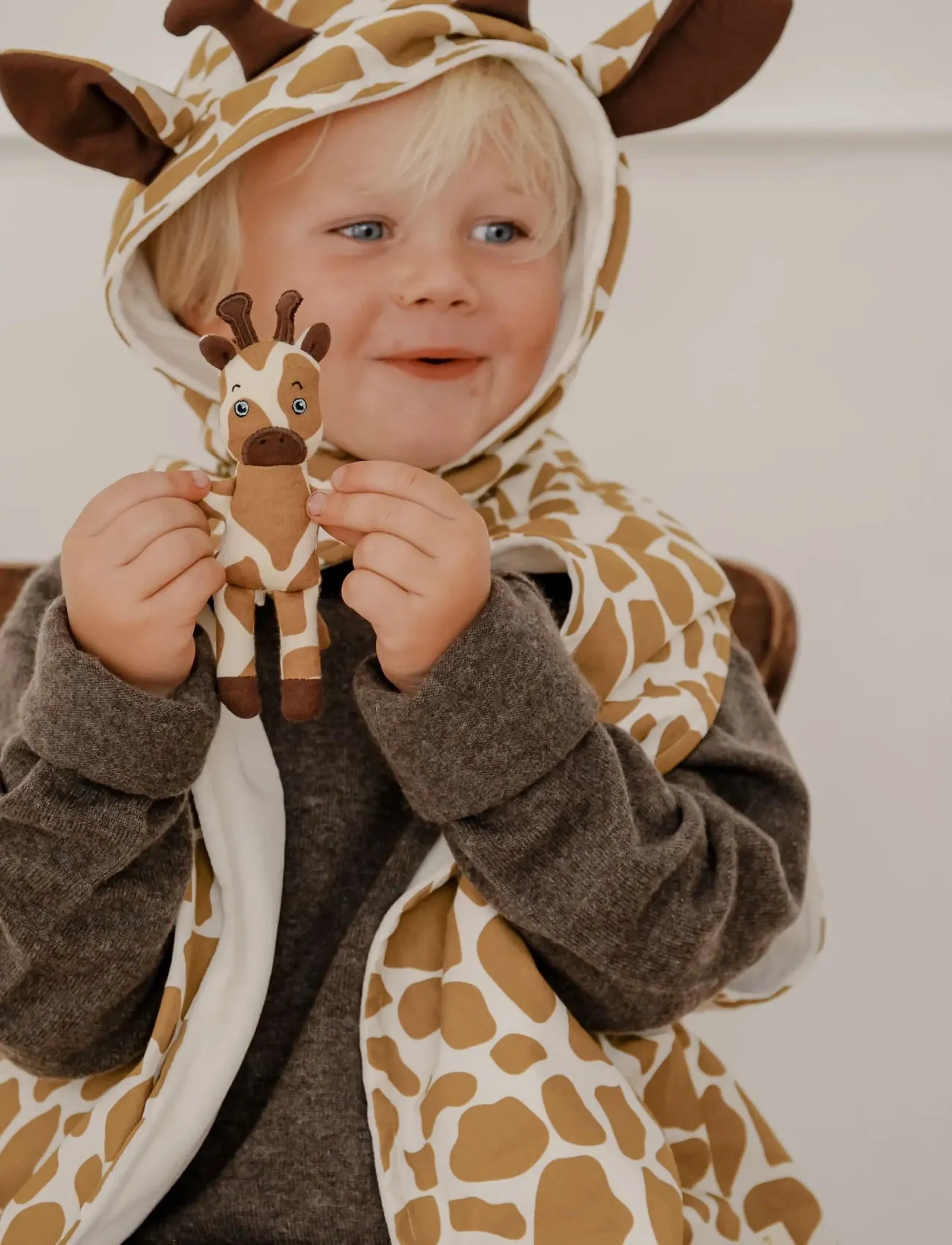 Fabelab Dress-Up - Giraff Cape, 3-5Y, Brown, Kostumer Og Tilbehør > Karakterkostumer, Børn
