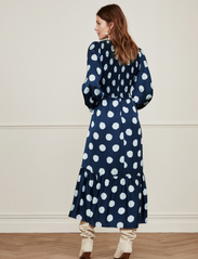 Fabienne Chapot - Flake Dress - midi kjoler - vainly navy/glacier - 3