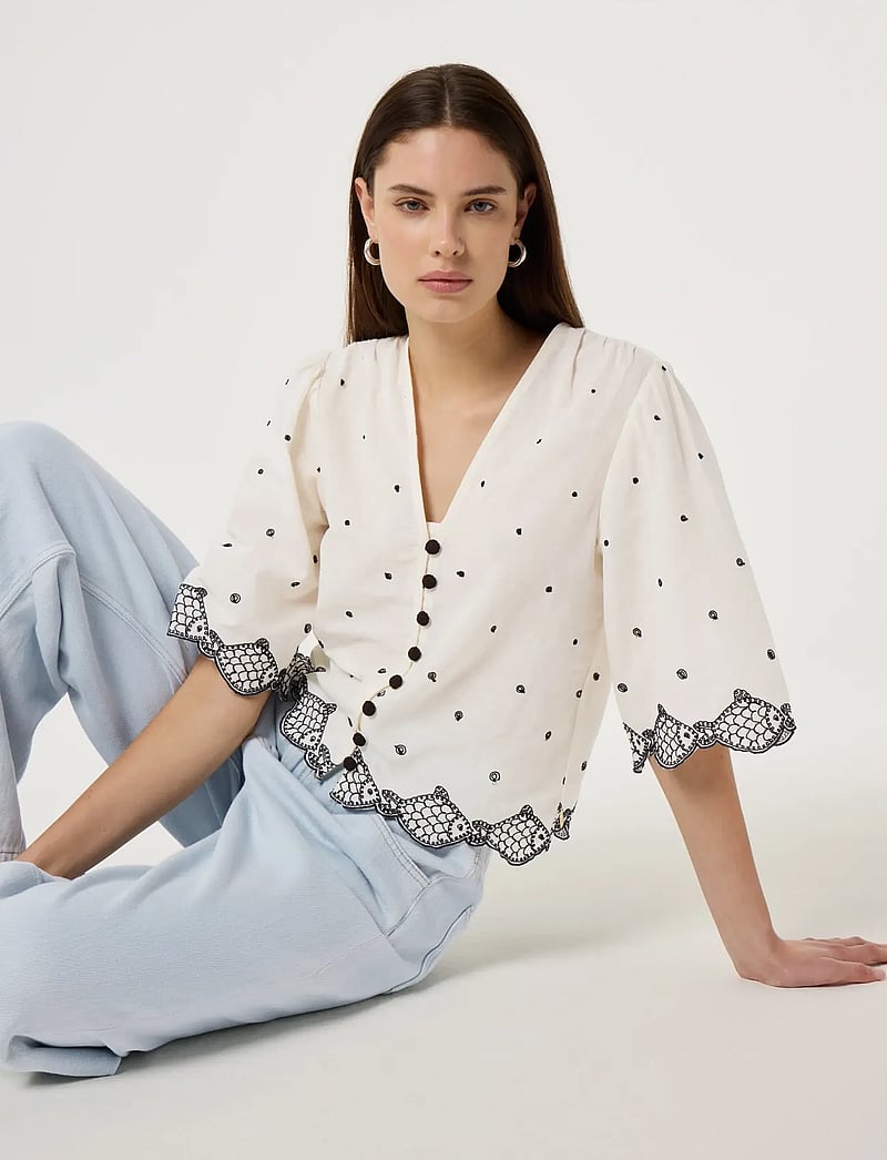 Fabienne Chapot - Tylera Blouse - kortärmade blusar - cosy white/black - 4