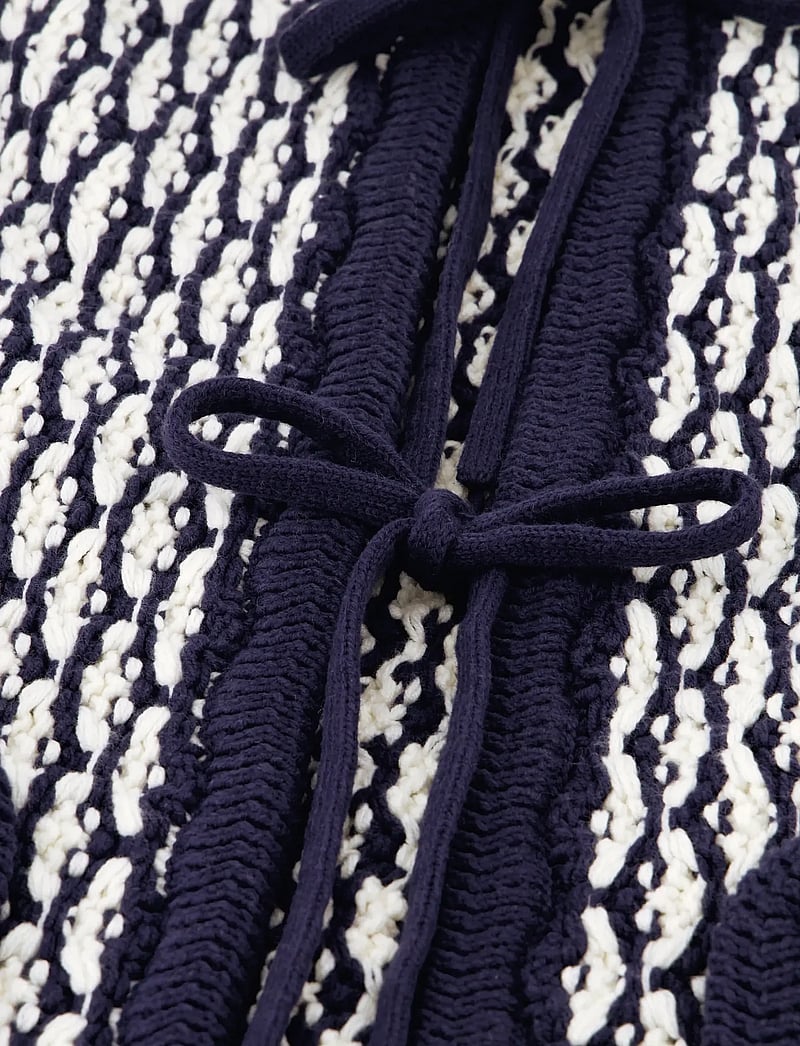 Fabienne Chapot - Balou Cardigan - neuletakit - cosy white/navy - 5